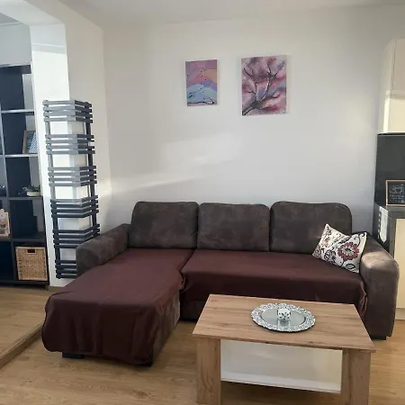Cozy Themed With View And Centrum In 8 Minutes Apartmán Bratislava